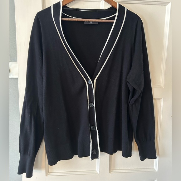 Lane Bryant Sweaters - ✨ HP! ✨ Soft, Classic Black & Cream Cardigan